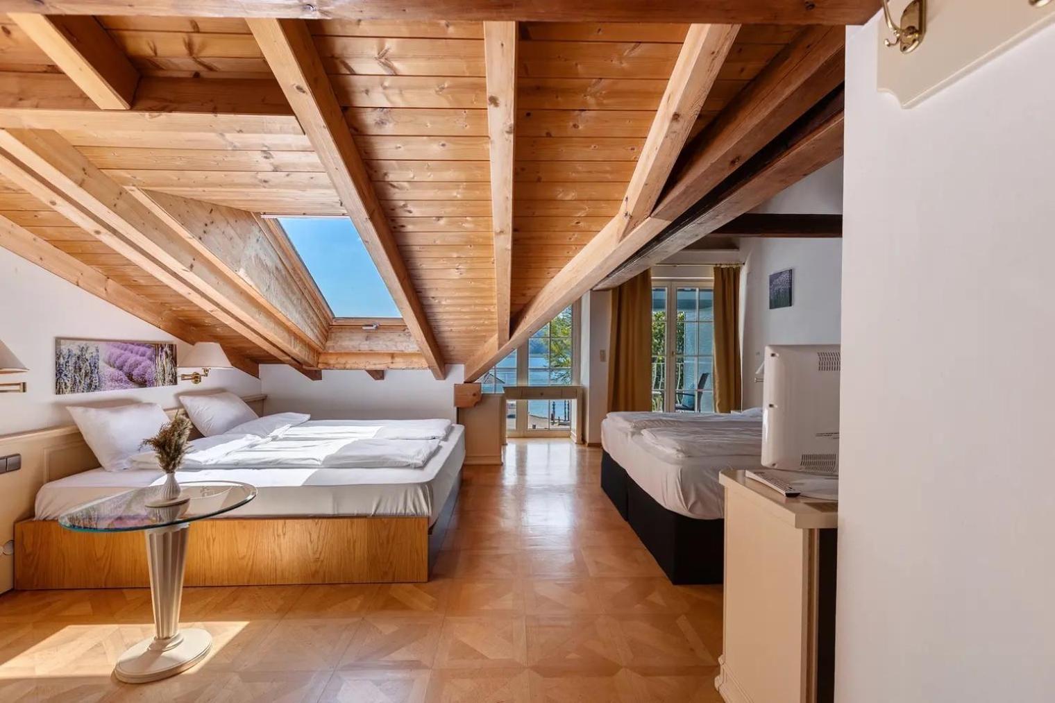 Vierbettzimmer mit Seeblick